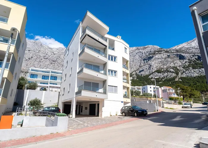 Luxury Marina With Private Parking