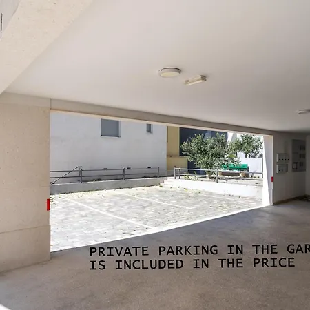 Luxury Marina With Private Parking דירה *